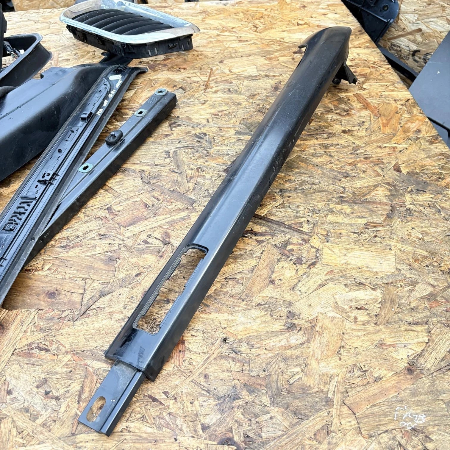 Honda CR-V 2 83733SCAG23ZD Driver Rear Molding Trim 2004