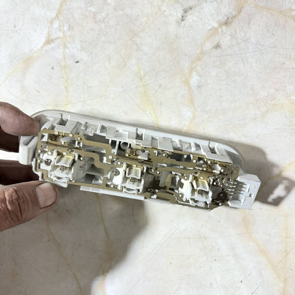 NISSAN QASHQAI J10 2008 REAR INTERIOR LIGHT WITH CONNECTOR