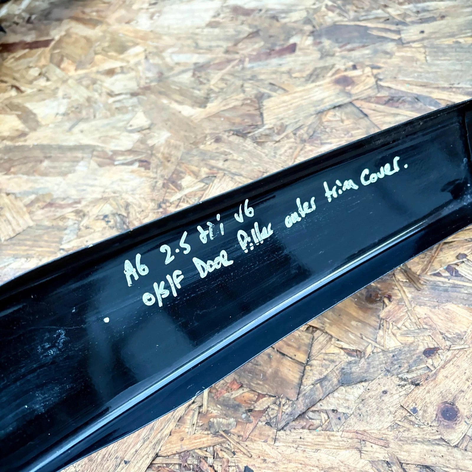 AUDI A6 C7 4G 2.5 TDI 2011-2018 FRONT RIGHT DOOR B-PILLAR EXTERIOR TRIM