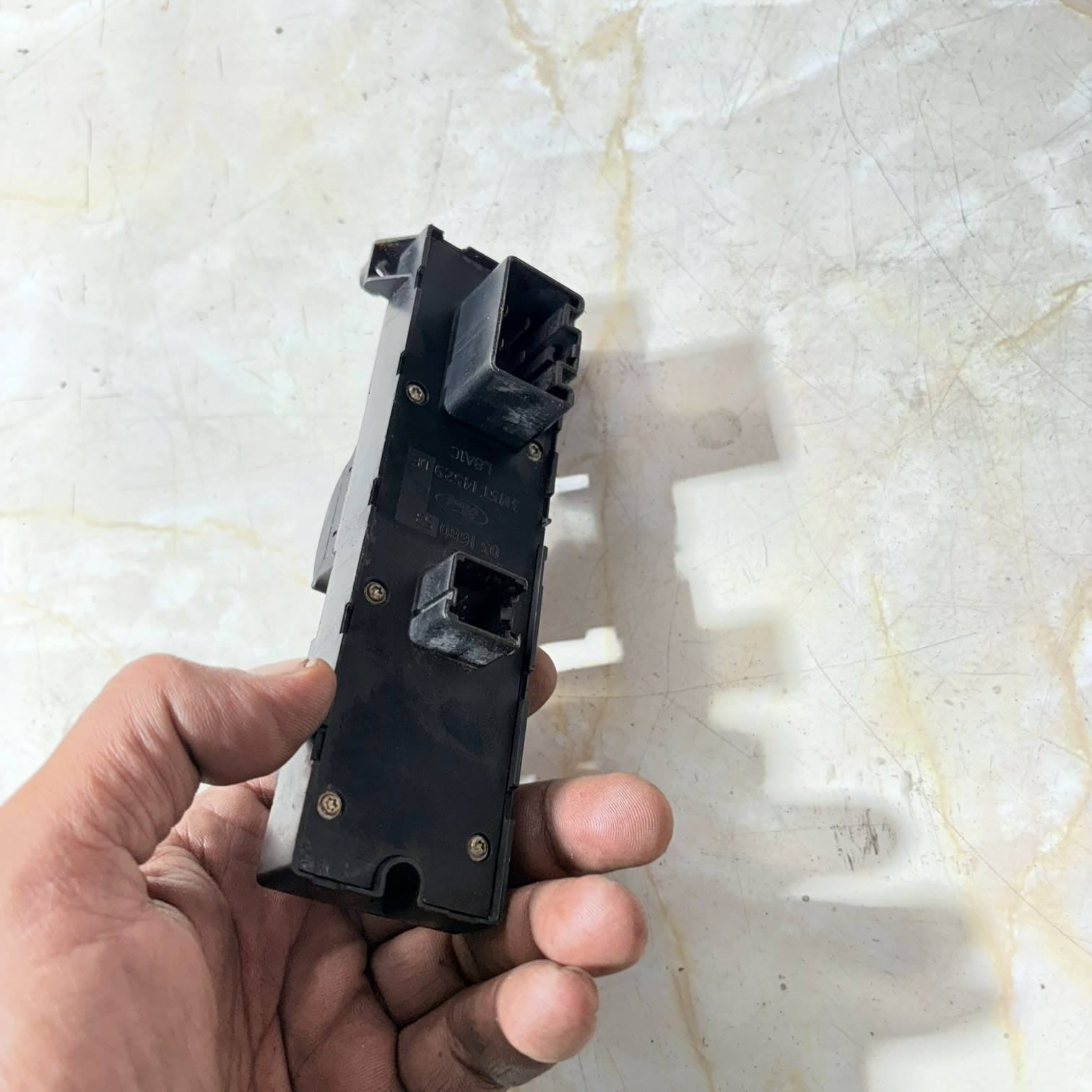 3m5t14529de 03168053 Power window control (Window Regulator-Windo 2005