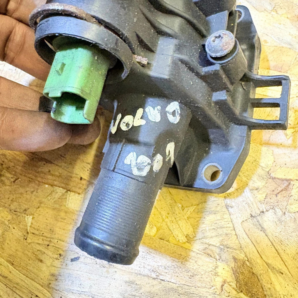 30711526 3M5Q8A586AC Volvo C30 S40 V50 S80 V70 1.6D Thermostat Housing 2005-10