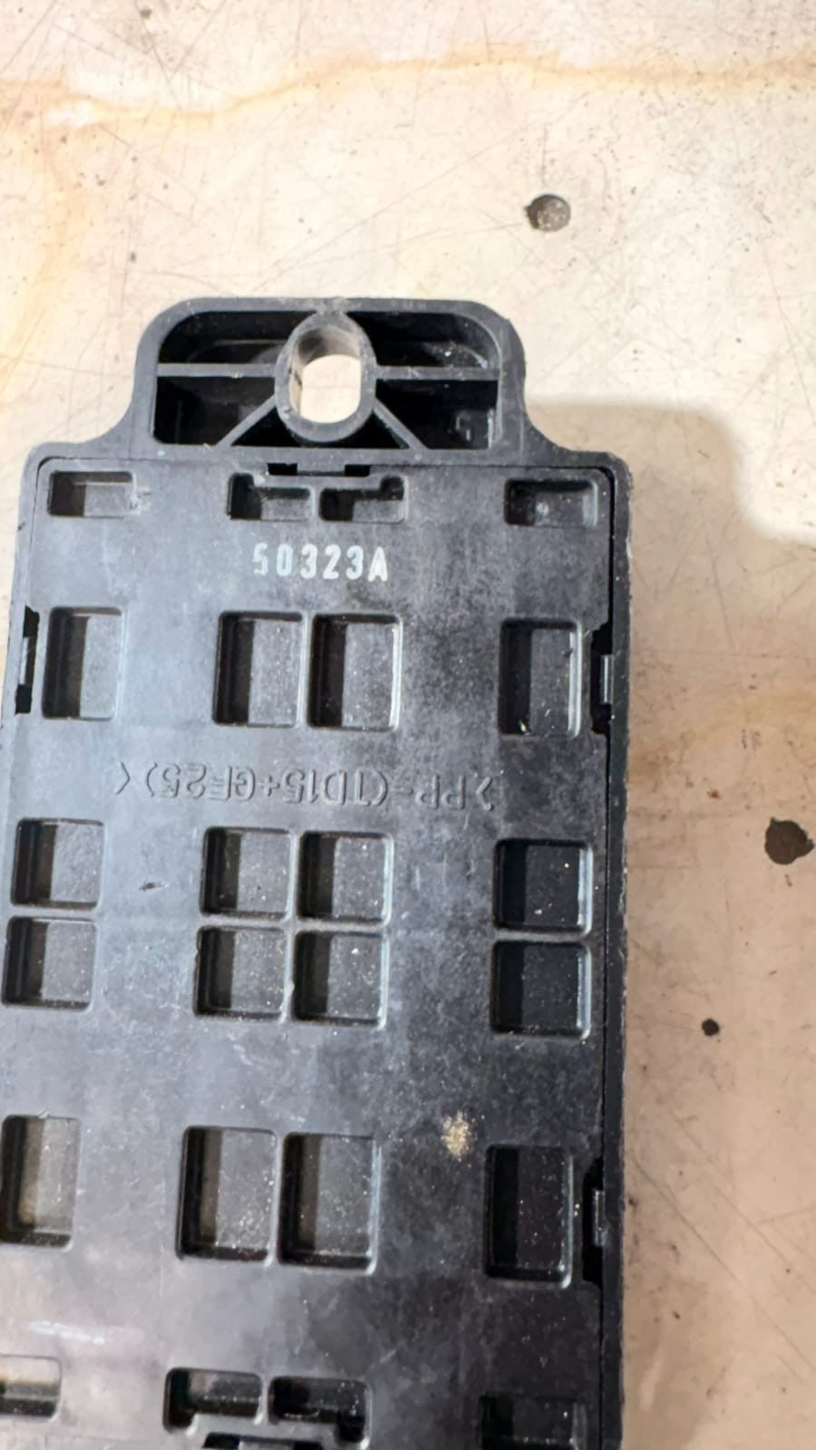 Kia Sorento 2002-2009 Year Relay Fuse Box 91310-3E810