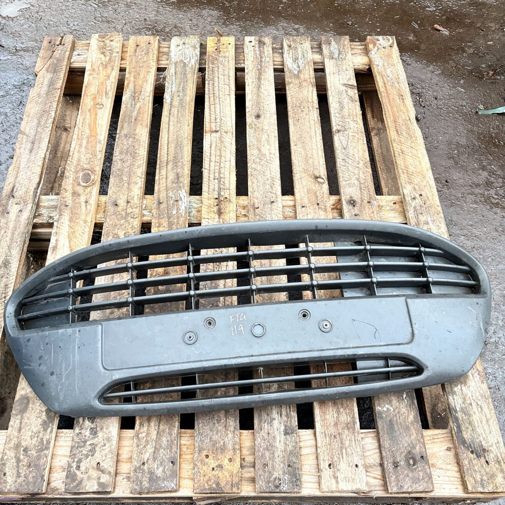 Ford Ka Mk2 2009-2016 Front Bumper Lower Centre Grille 735437417 1595922