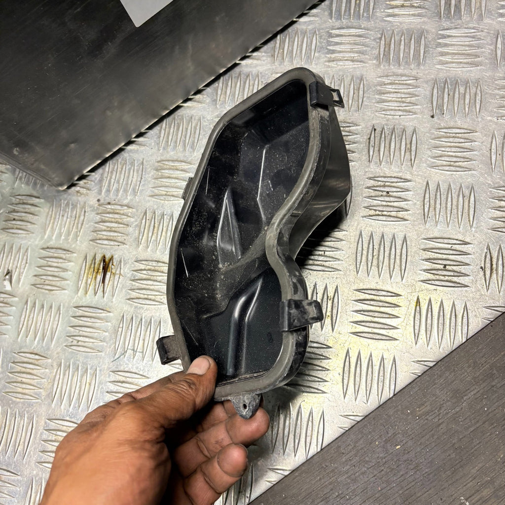 Ford Focus 2007 Headlight Screw Clip Bulb Cover Pass Headlamp 4M5113K060-??