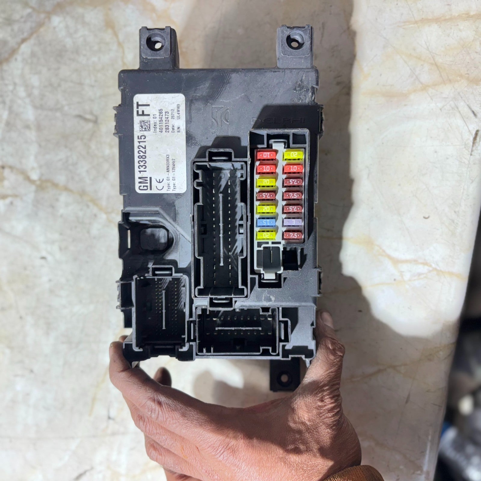 Vauxhall Corsa D BCM/BCU Body Control Module Fuse Box 13382215FT 2009-2014