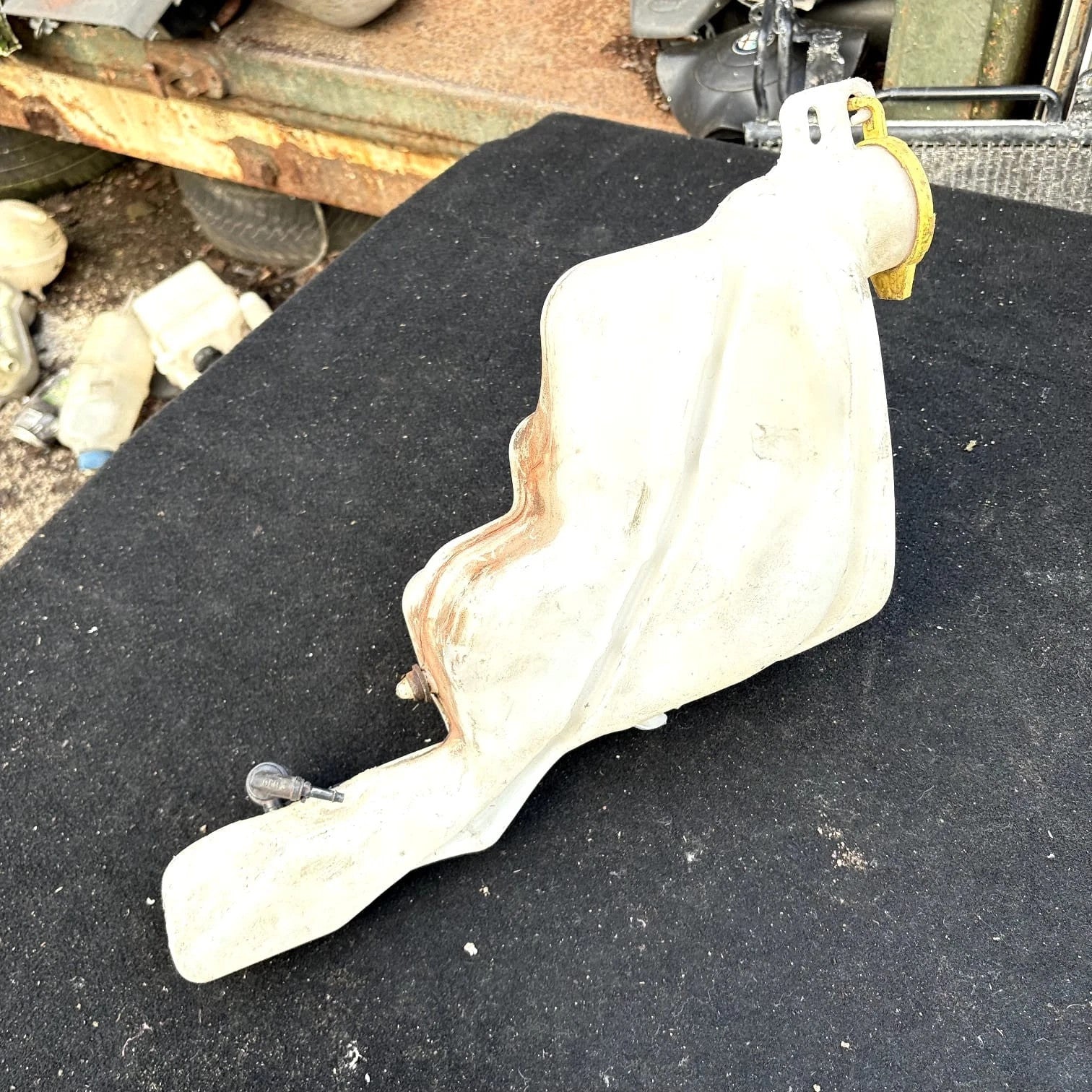 JEEP COMPASS MK1 MK49 2006 WINDSCEEN WASHER TANK BOTTLE WITH PUMP