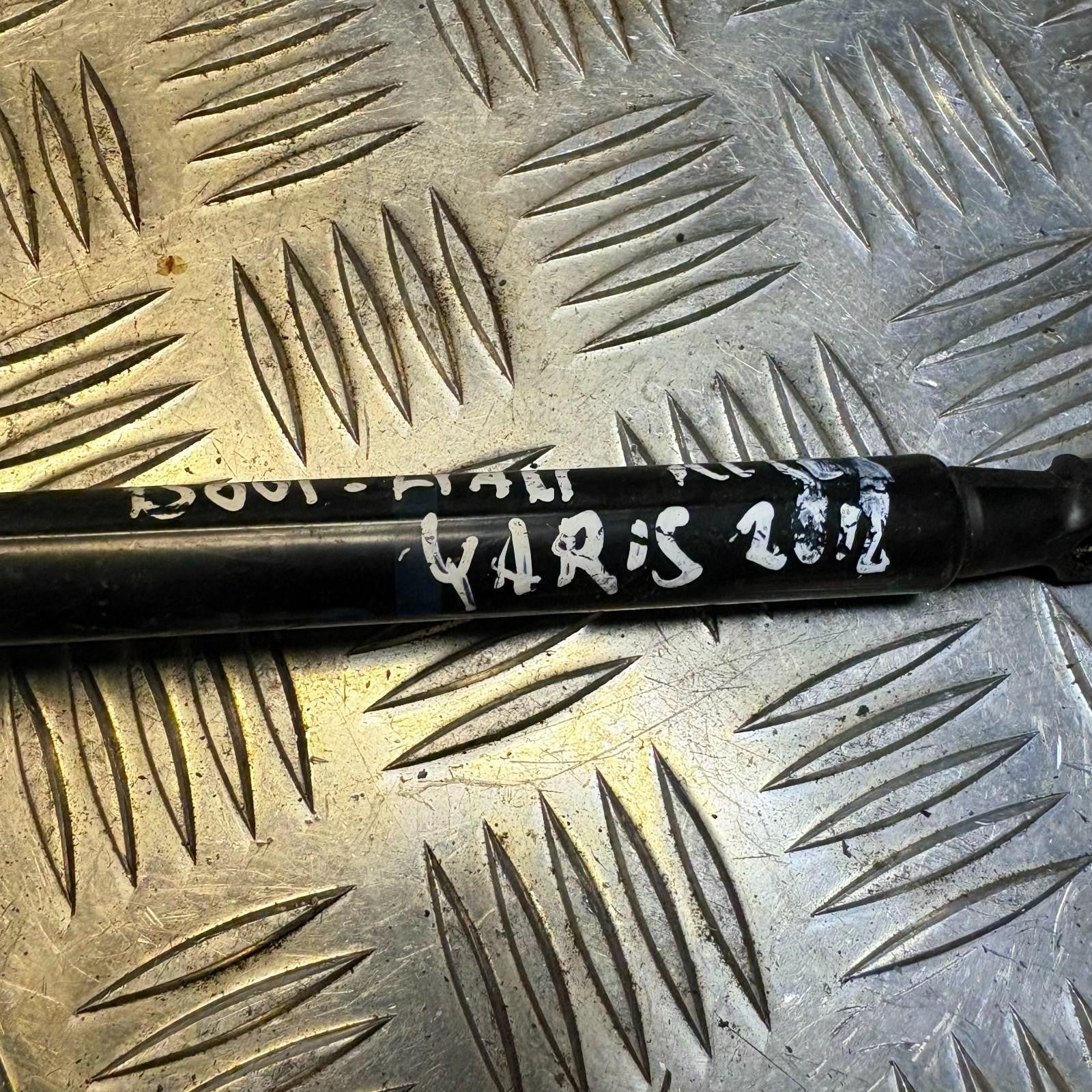 2012 TOYOTA YARIS 5DR REAR TAILGATE STRUT 68960-0W620