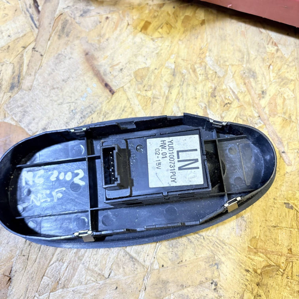 Rover 75 MG ZT 2002 NSF Front Electric window switch YUD100731PUY