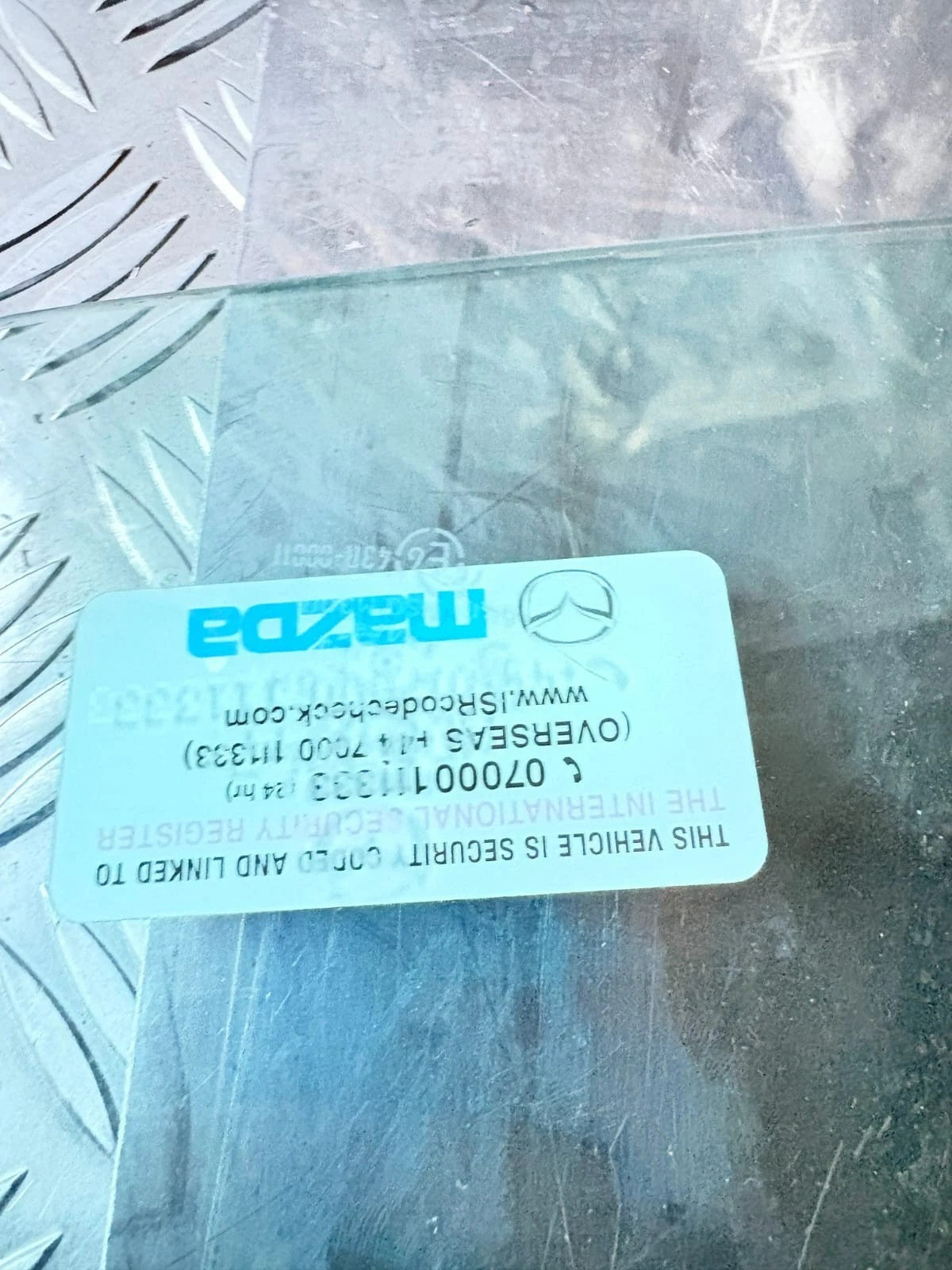 40635 2AD1 2019 MAZDA 2 NSF LEFT FRONT DOOR GLASS. 43R-00011 2013