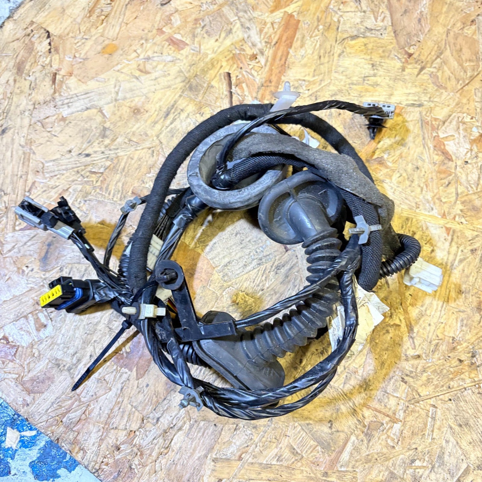 NISSAN QASHQAI J10 MK1 07-13 DOOR WIRING LOOM FRONT PASSENGER SIDE NEARSIDE LEFT