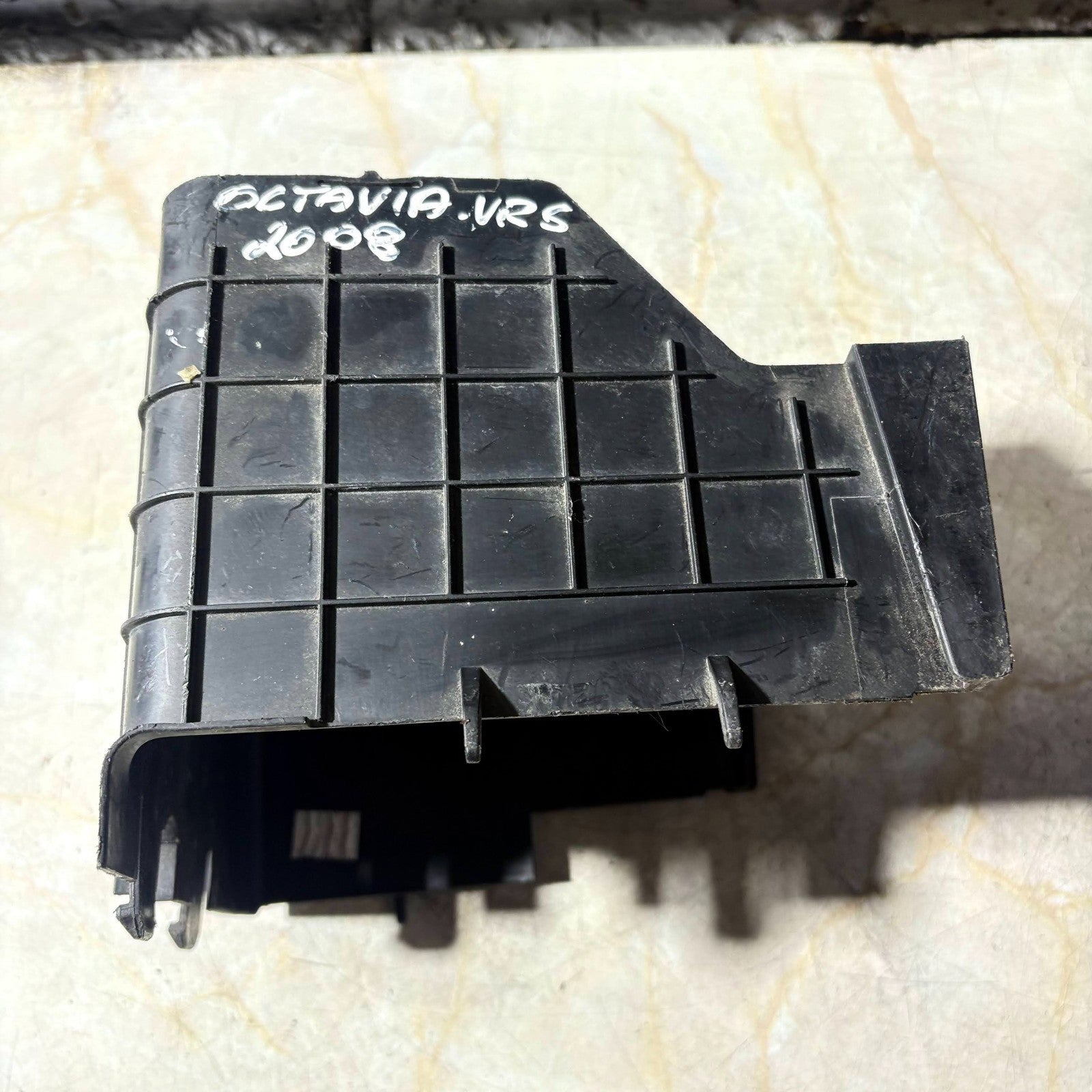 Skoda Octavia MK2 vRS 2008 Battery Casing Box Tray Side Cover Lid 1K0915335C