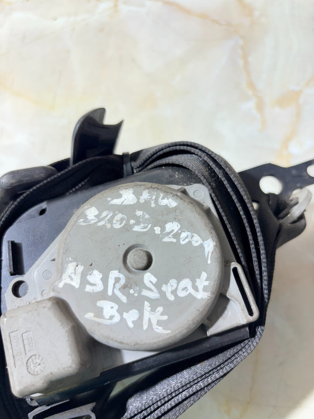 BMW 320D 2009 Rear Passenger Left Seat Belt 305279799001
