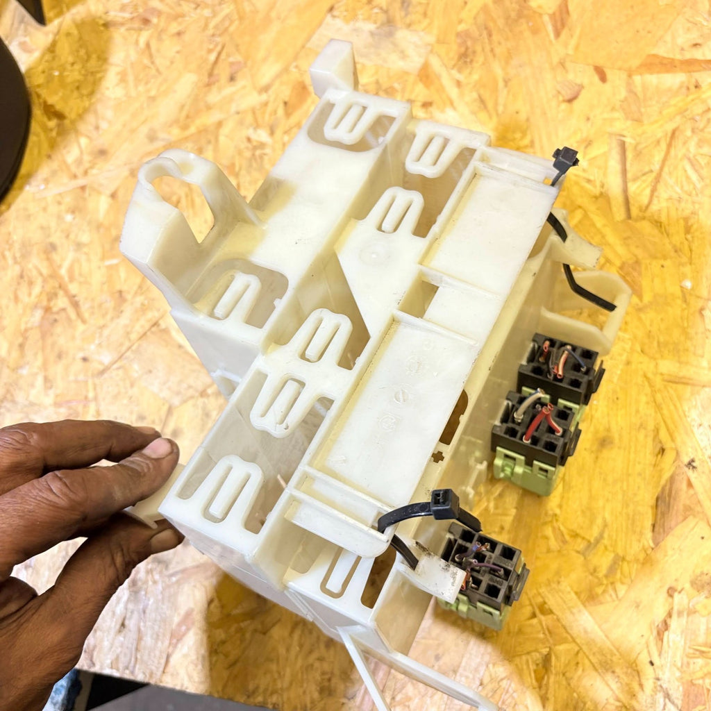 BMW X3 2006 RELAY CONTROL UNITS BRACKET MOUNT