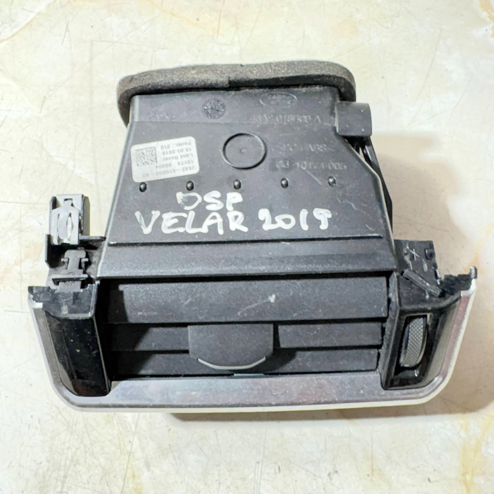 RANGE ROVER VELAR 2019 DASHBOARD RIGHT SIDE AIR VENT J8A2-018B09-AD