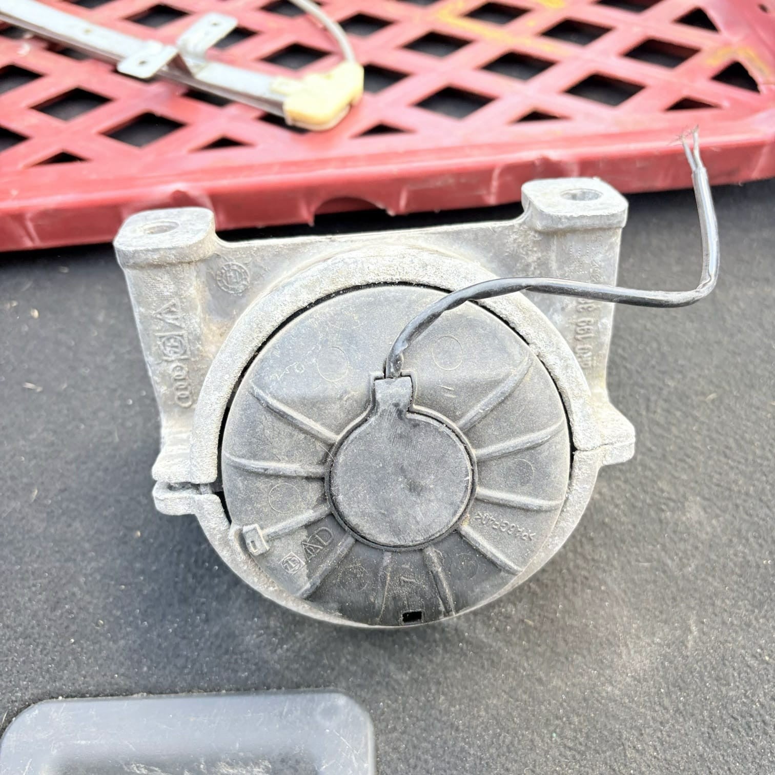 Audi A4 A5 S5 B8 Engine Mount 2007-2016 8R0199381
