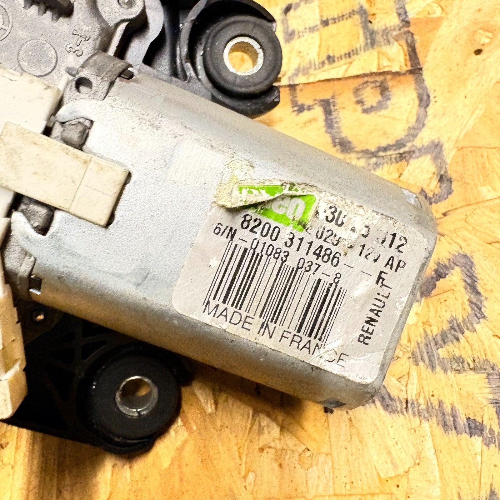 Renault Twingo Mk2 CN0 2007-2014 Rear Wiper Motor 8200311486