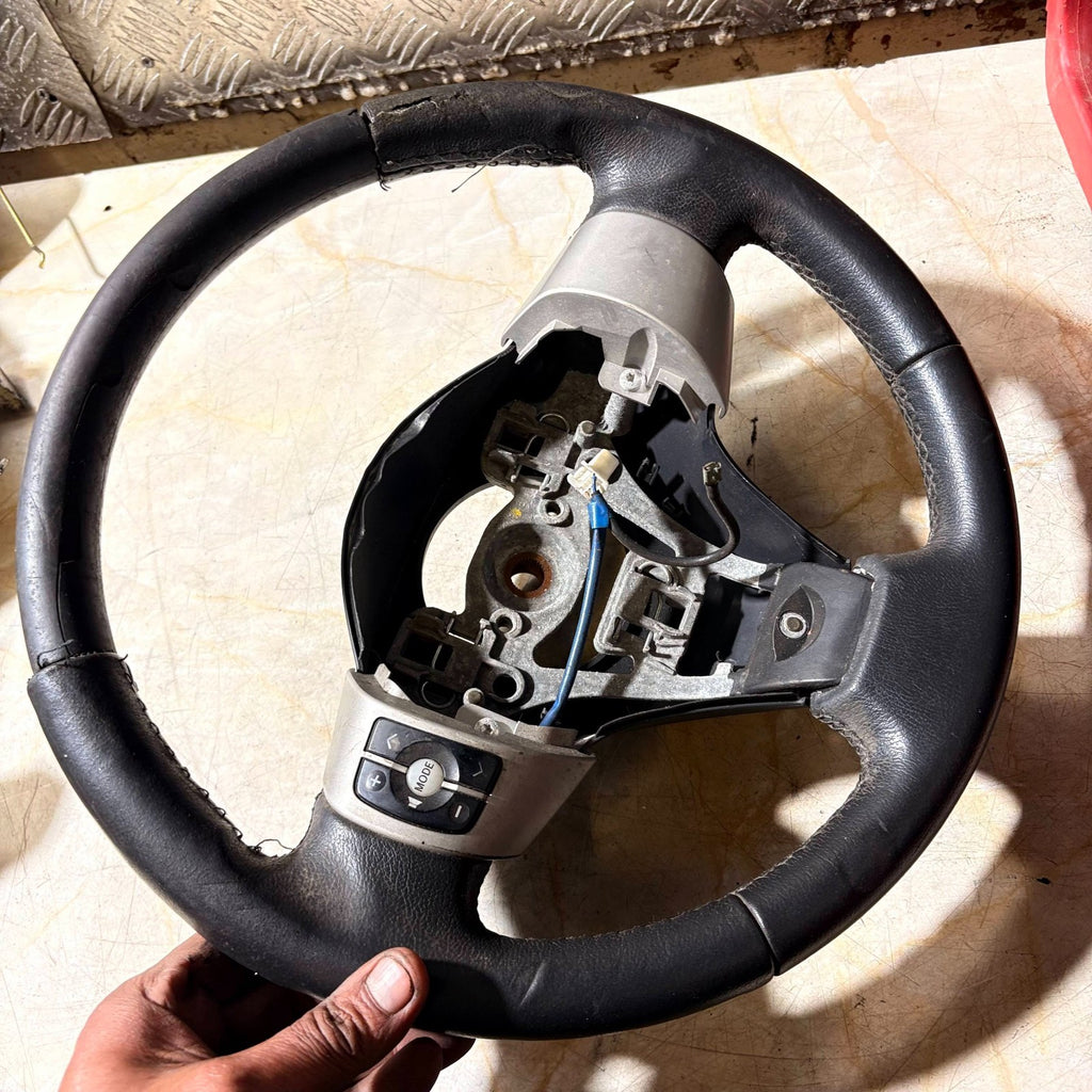 Toyota Yaris XP90 11/2008-07/2011  Audio Steering Wheel 305460899FKA-AE