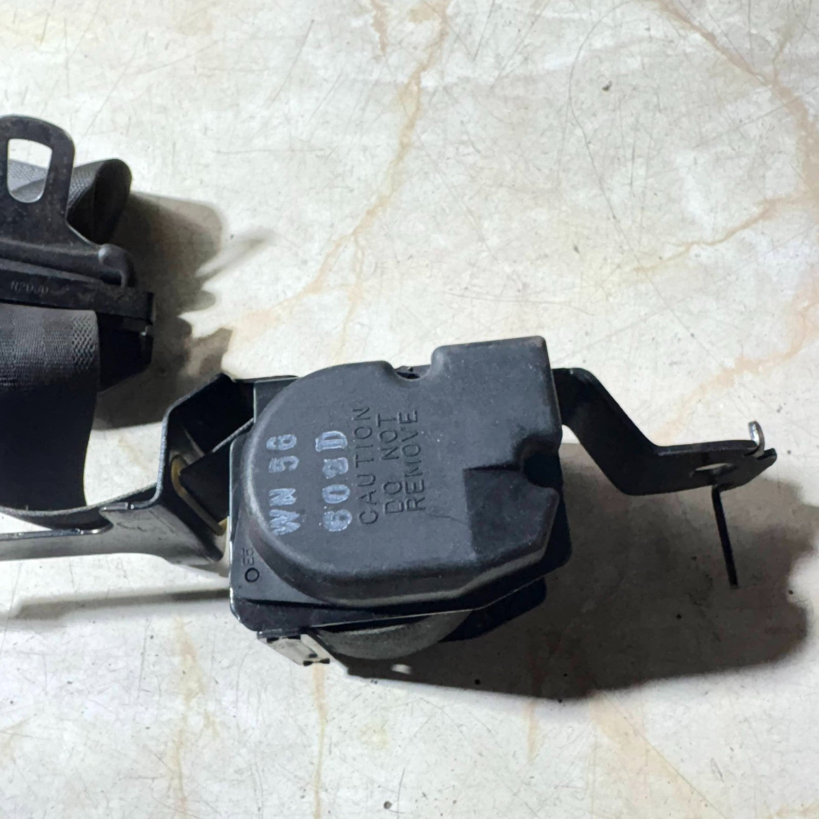 Seat belt for Mitsubishi 0420007