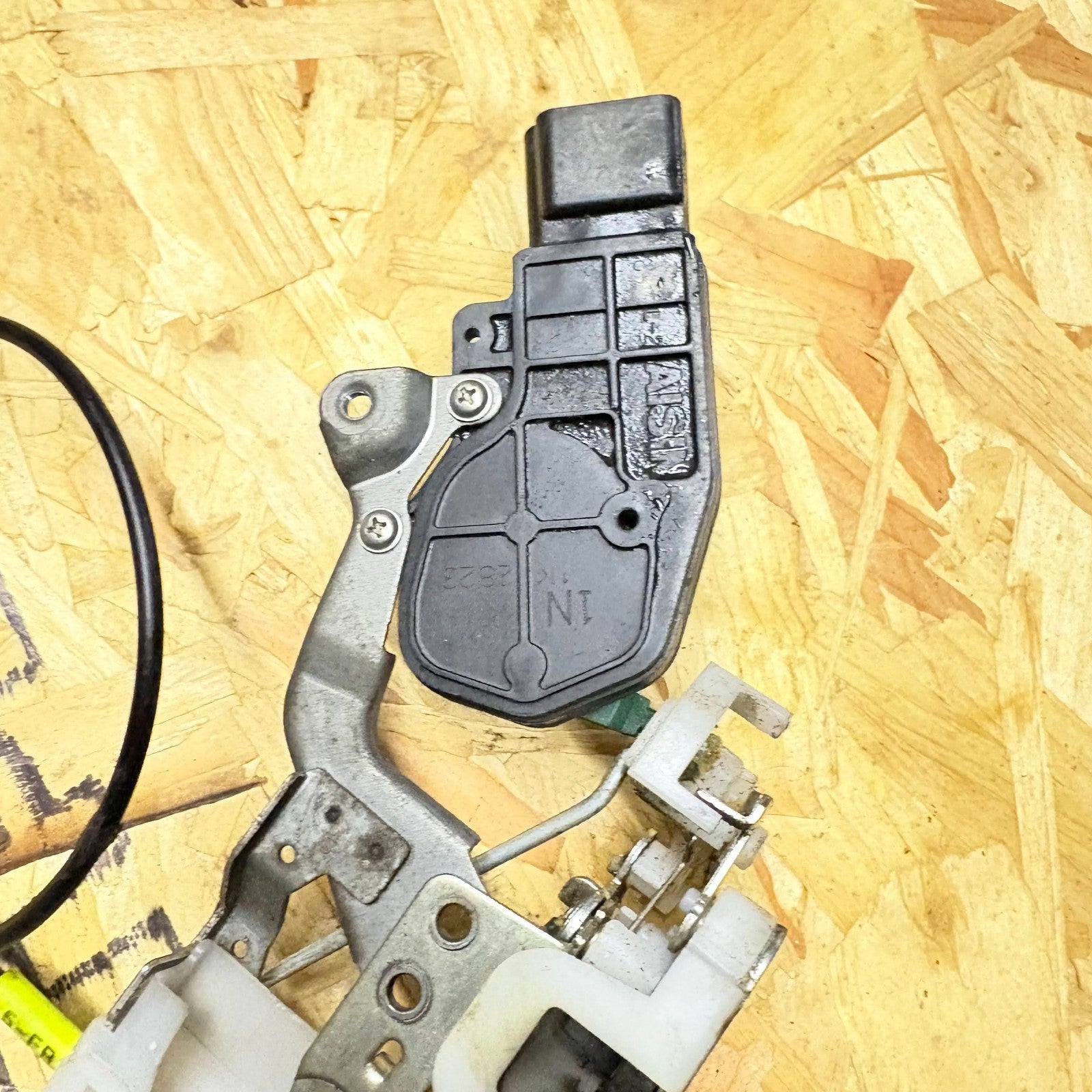 Toyota Aygo Mk1 2012 NSF Front Left Door Lock Latch Actuator Mechanism