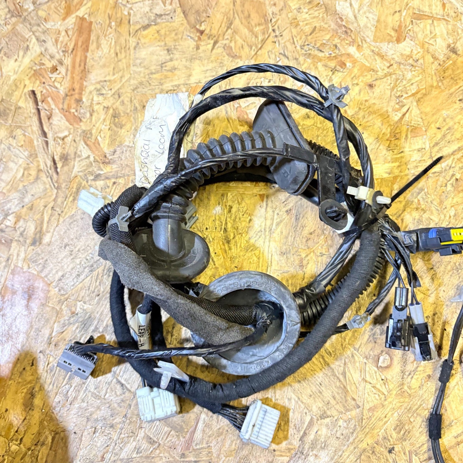 NISSAN QASHQAI J10 MK1 07-13 DOOR WIRING LOOM FRONT PASSENGER SIDE NEARSIDE LEFT