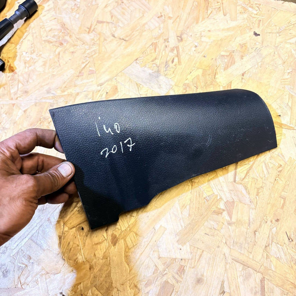 HYUNDAI i40 2011-2019 846803Z900 Center Console Trim