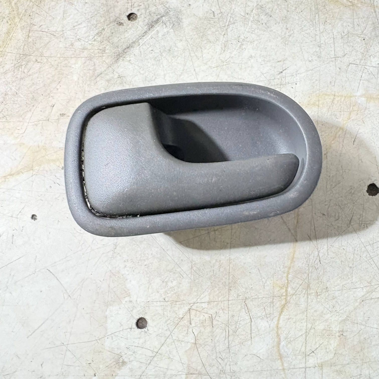 TOYOTA COROLLA Passenger Rear SIDE DOOR HANDLE 2001 69207-12020