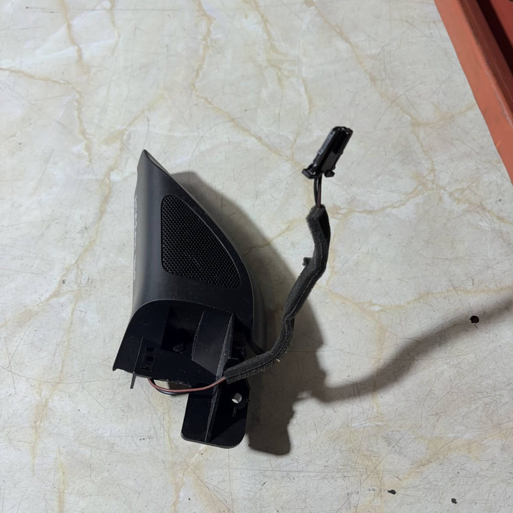 VW Golf MK5 Passengers Front 2010 Door Speaker Tweeter 1K0035411A 1K0837993A NSF