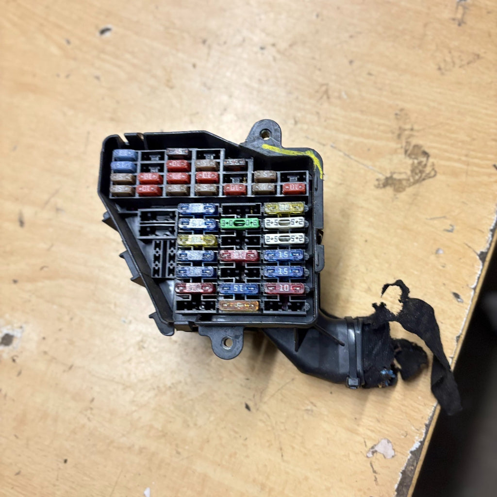 Skoda Octavia Mk2 1Z 2004-2013 RHD Under Dash Fuse Box Interior Fuse Panel