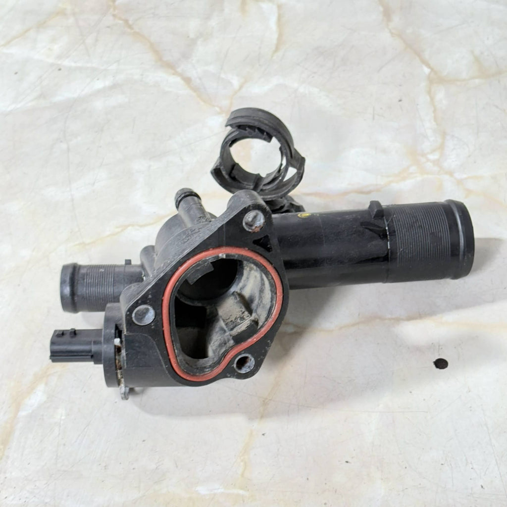 Coolant Thermostat Housing 8200954328B Dacia Sandero II 1.5 dCi 2013-2026