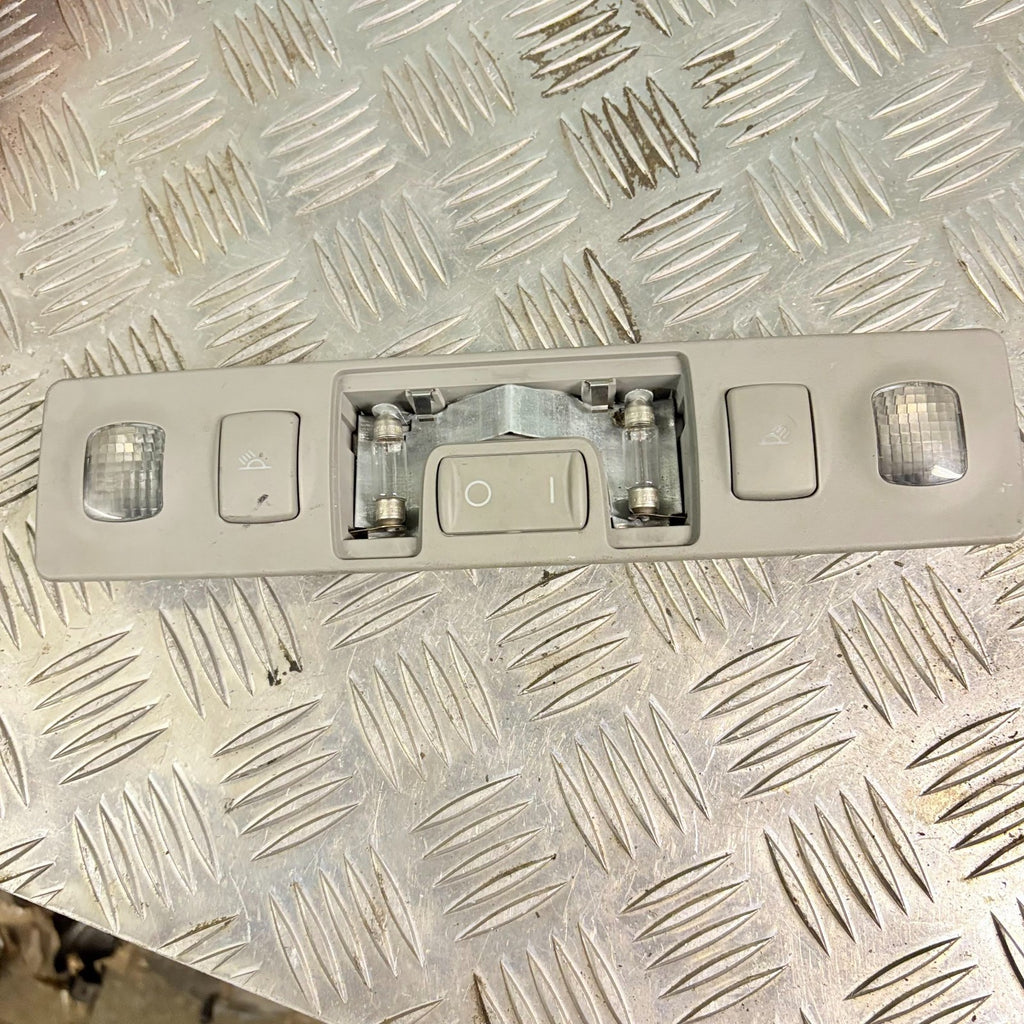 1998-2004 Audi A6 Rear Overhead Dome Map Light Lamp Assembly 4B0947111