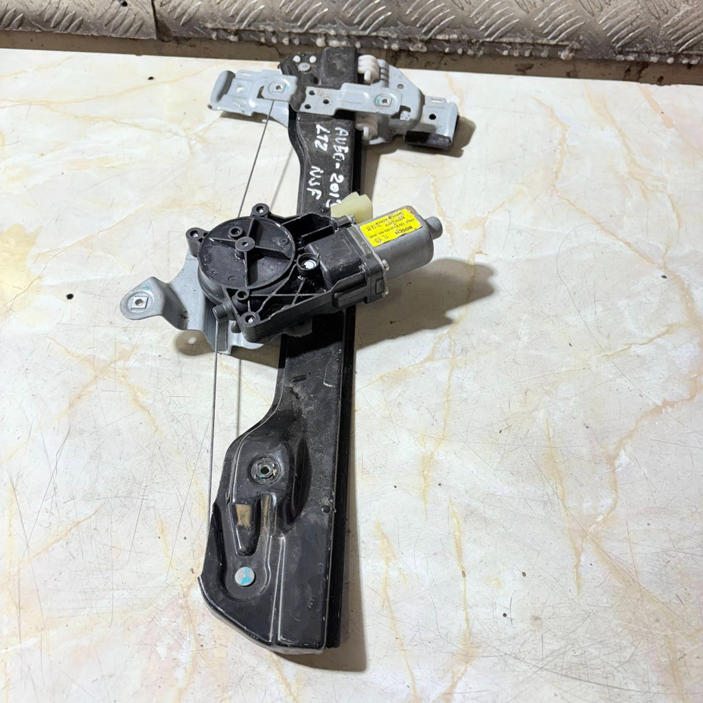 2013 CHEVROLET AVEO PASSENGER FRONT LEFT SIDE WINDOW MOTOR REGULATOR