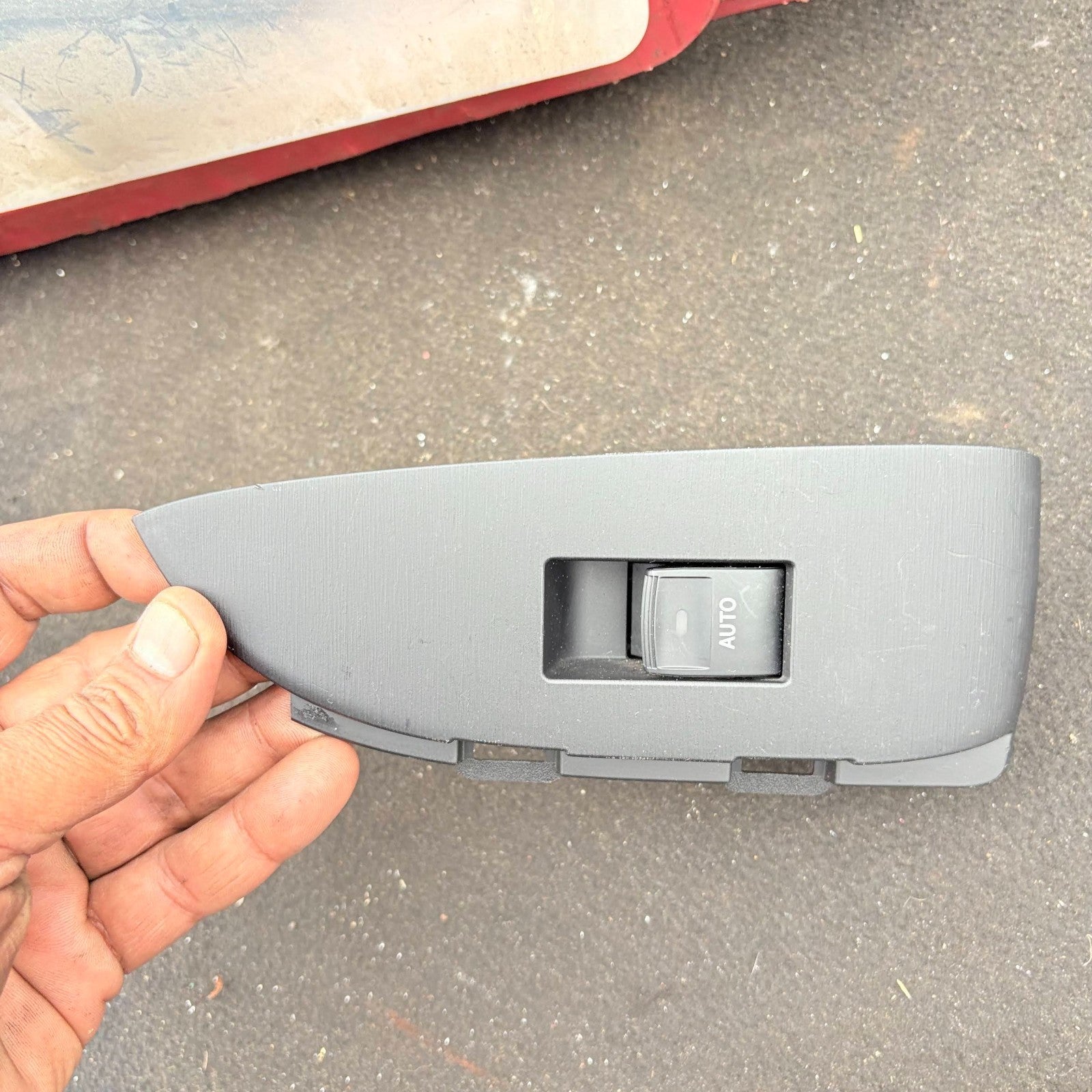 2009-2015 TOYOTA PRIUS 1.8 HYBRID DRIVER SIDE RIGHT REAR WINDOW CONTROL SWITCH