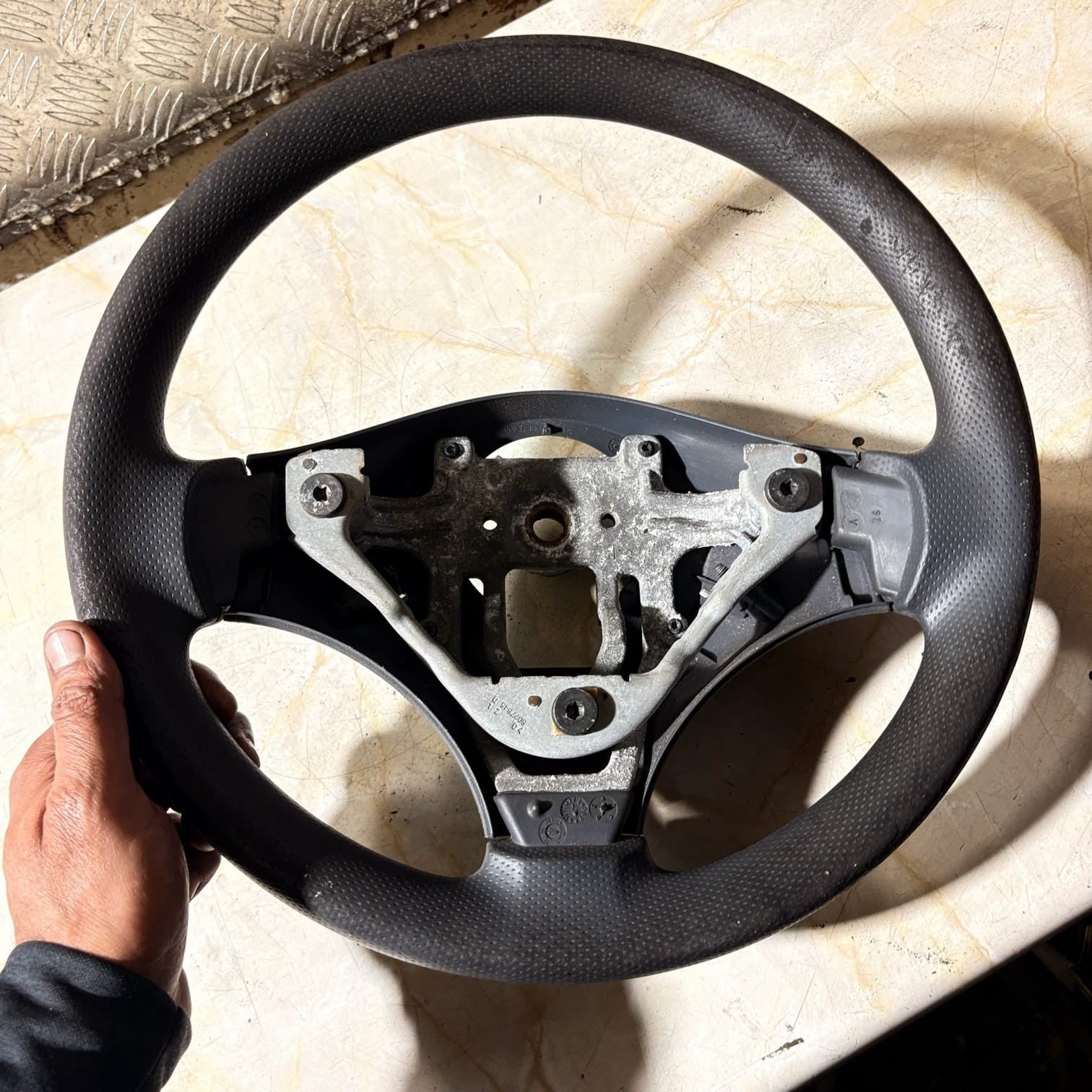 Mitsubishi Colt Z2 Z3 & Smart Forfour Steering Wheel MR977533 6027645D