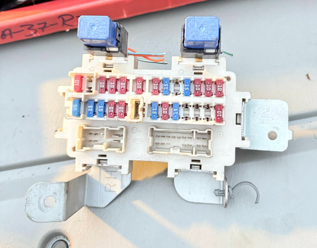 2003-2007 Nissan Murano Under Dash Fuse Box Relay Junction Block Unit