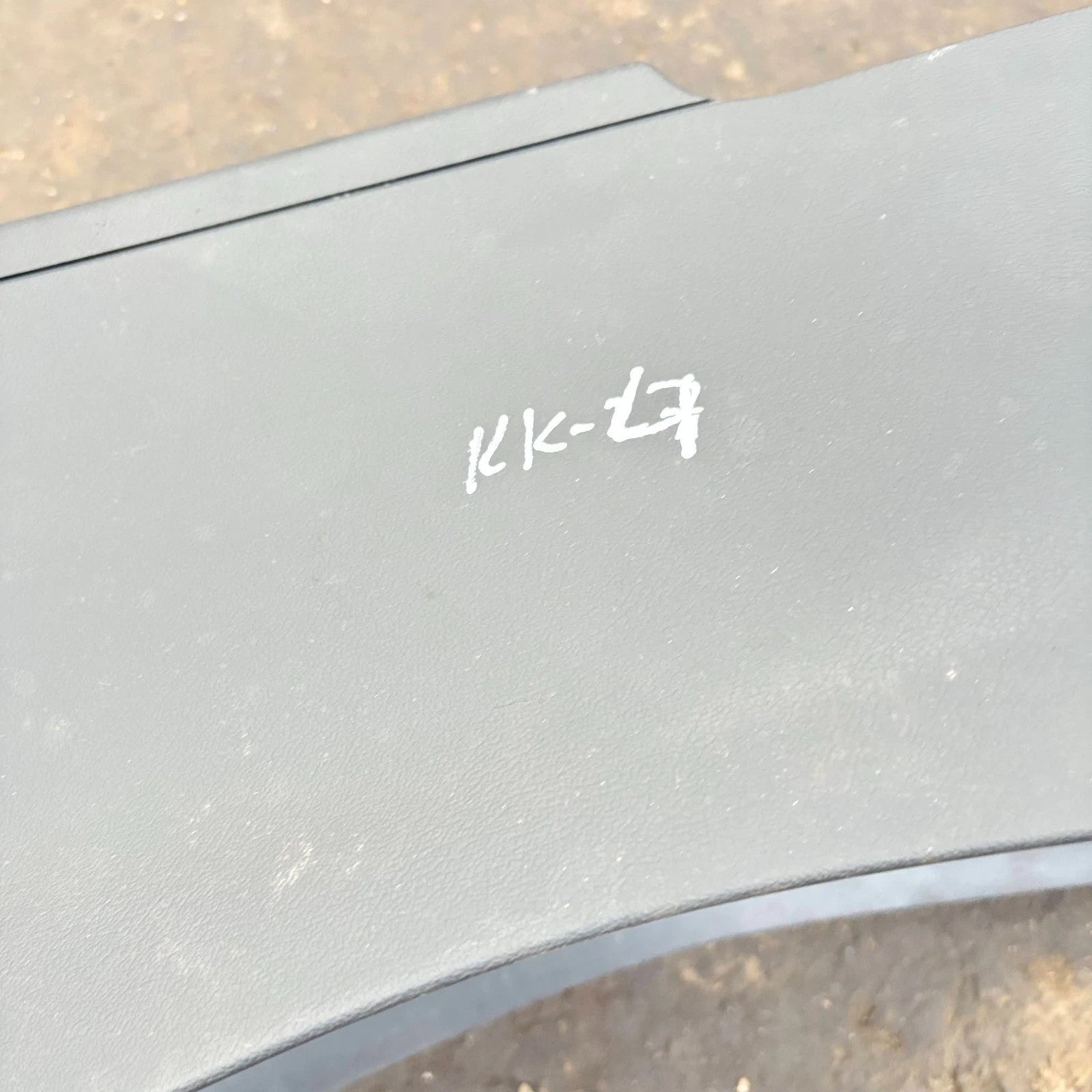 Audi RS3 8P Centre Console With Arm Rest Hole 8P2863244