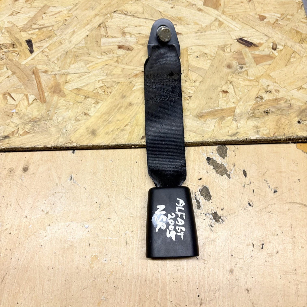 Alfa Romeo GT 937 & 156 Rear Left Passenger Seat Belt Lock 10447290