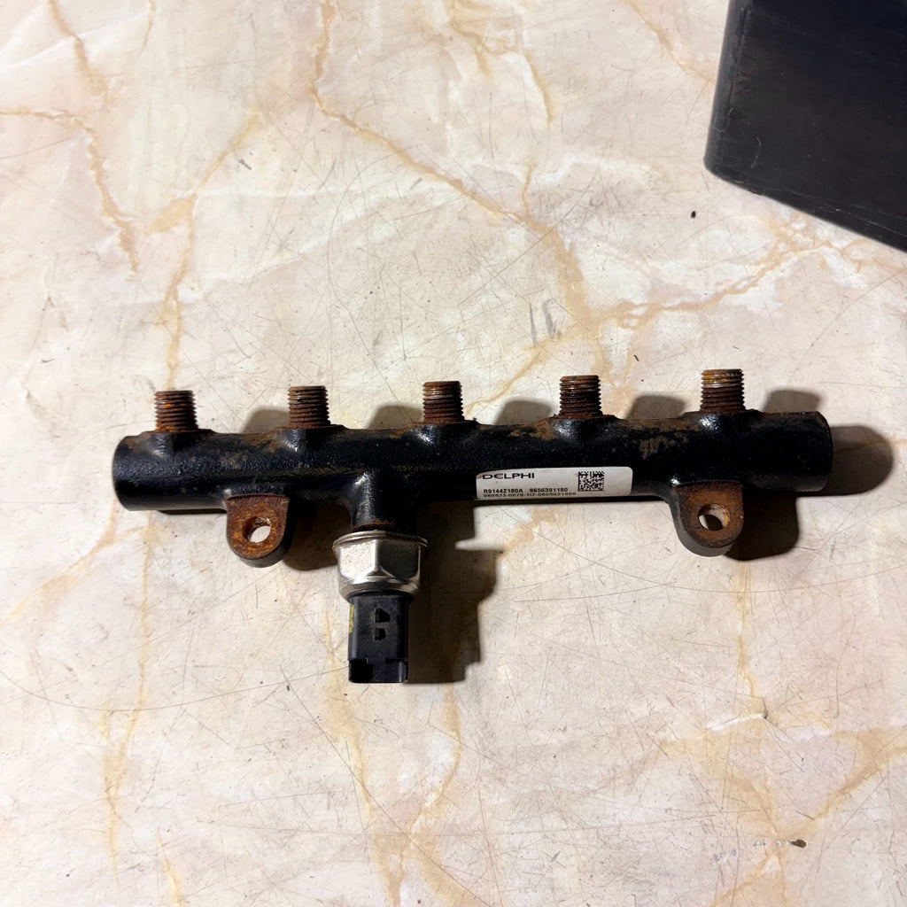 PEUGEOT 407 ENGINE FUEL RAIL 9656391180 2004-2011