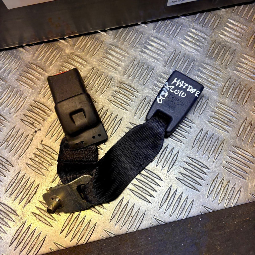 MAZDA2 MK2 SEAT BELT BUCKLE CLIP 3DR T20155B REAR DOUBLE 2010