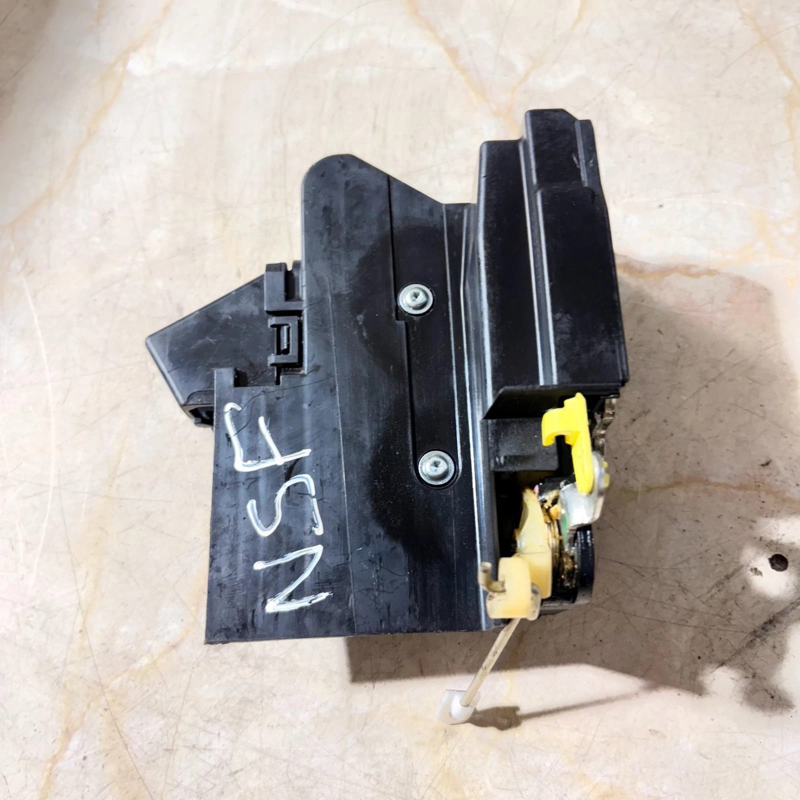 DACIA LOGAN DOOR LOCK FRONT LEFT 805031017RE 2014-2019