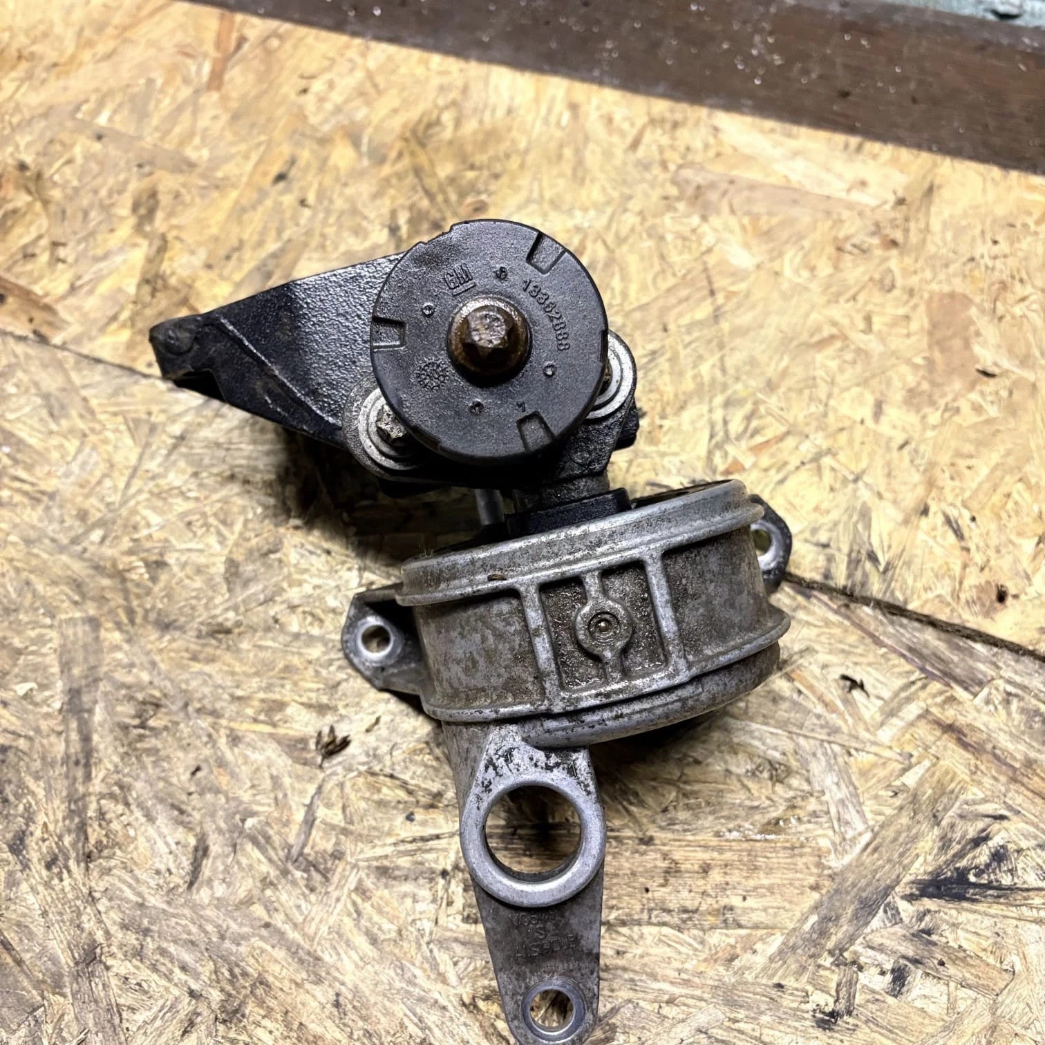 Opel Meriva B 2010-2017 1.7 CDTI 6-Speed RH Engine Mount Bracket 13125627