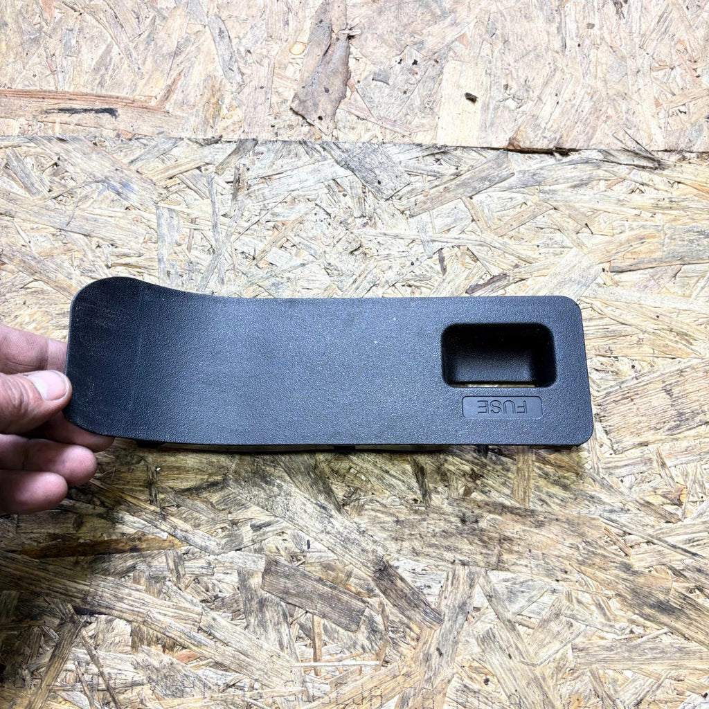 HONDA JAZZ 01-08 INTERIOR DASH FUSE BOX COVER LID BLACK TRIM