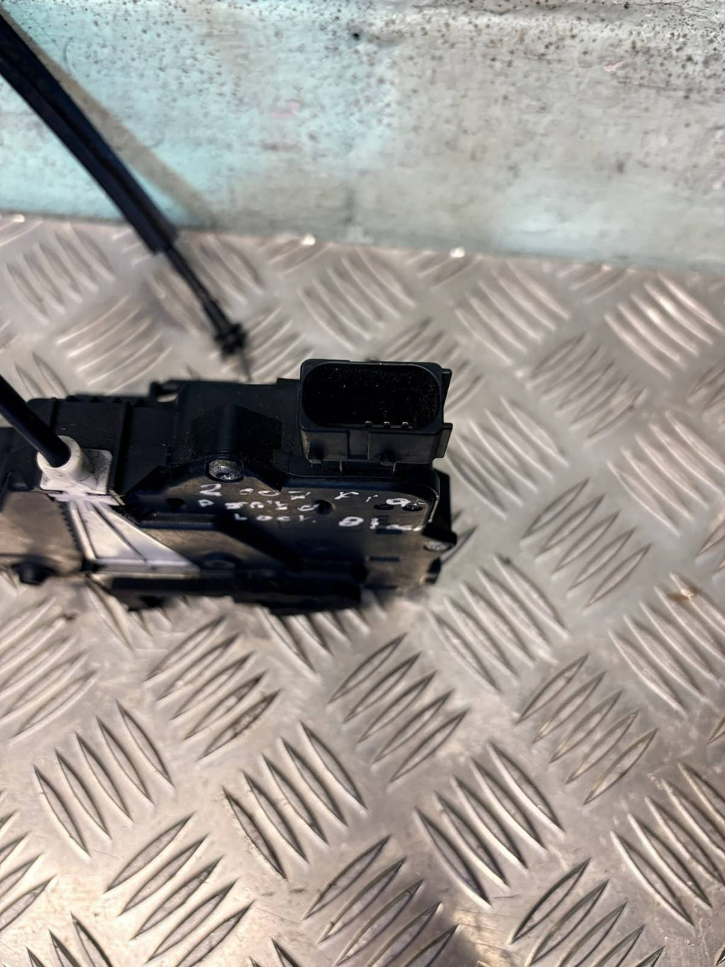 2007 FIAT GRANDE PUNTO FRONT PASSENGER DOOR CENTRAL LOCK C869 51797567
