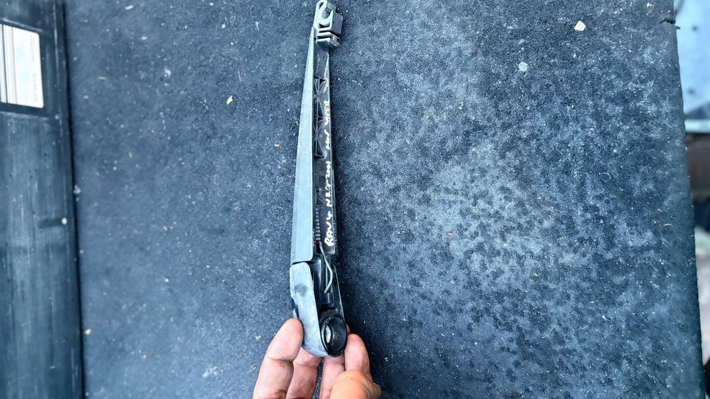 Toyota RAV4 Rear Wiper Arm Assembly 2000-2005 XA20 Tailgate 85241-42040