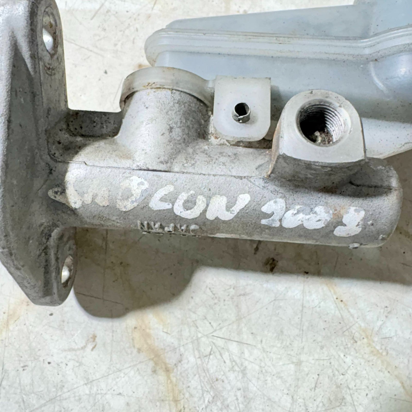 Clutch Master Cylinder for a Mitsubishi Shogun 2000-2006