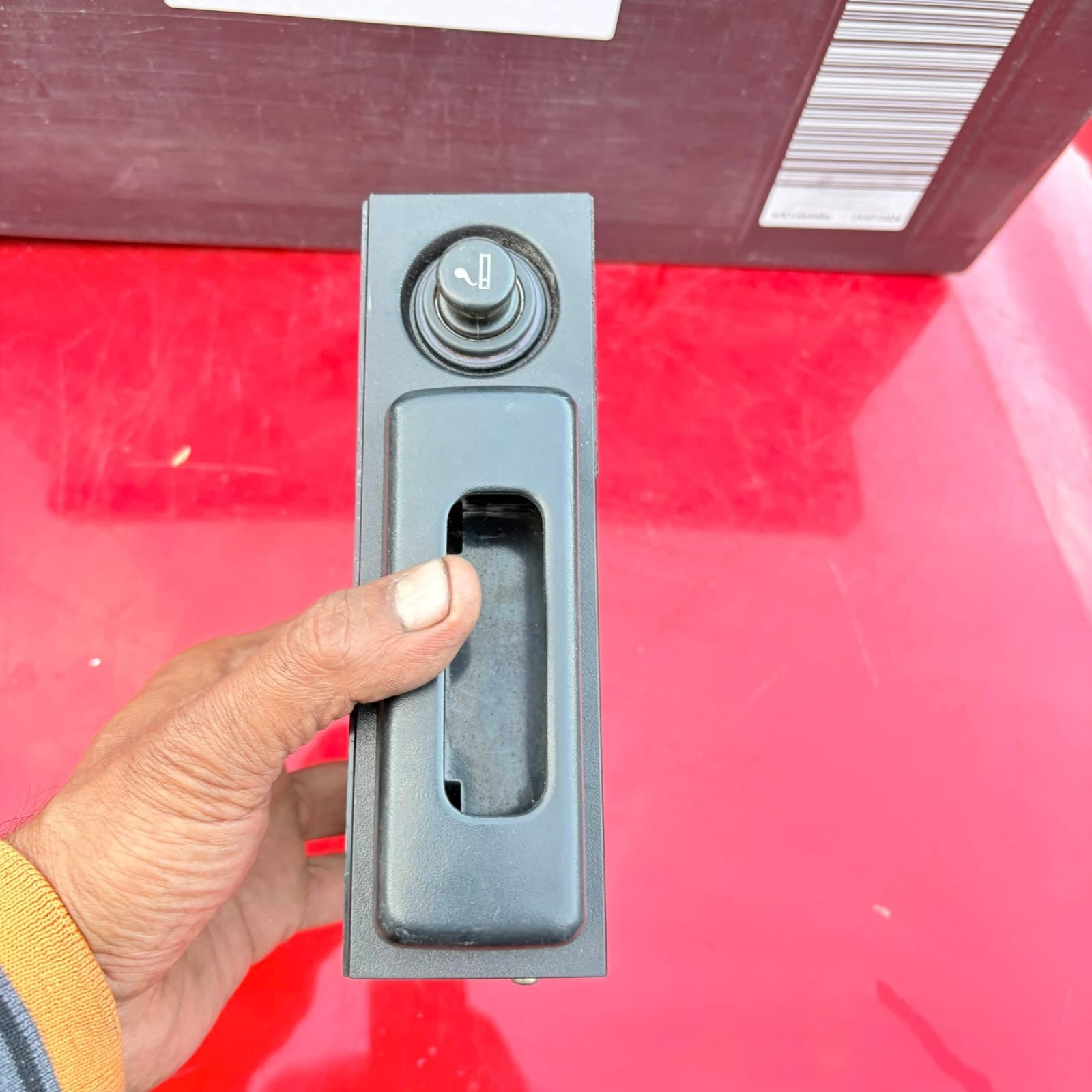 Cigarette Lighter Outlet YD22ETI for Nissan X-Trail 2001 FRF2025526-55