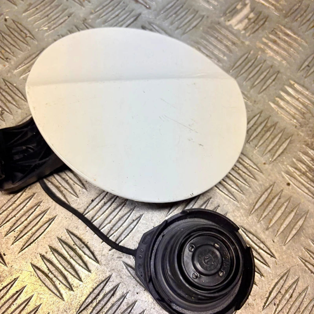 AUDI A3 8P Fuel Flap Cap GREY 8J0010508AL 8J0 010 508 AL