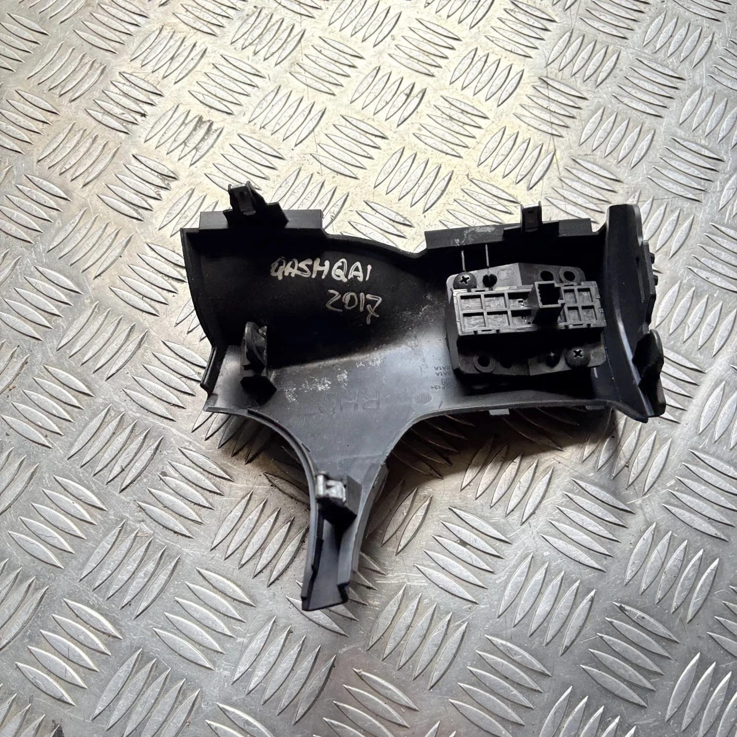 Nissan Qashqai 2017 Dashboard Trim Cover Moulding 68414EA1A AMD96163