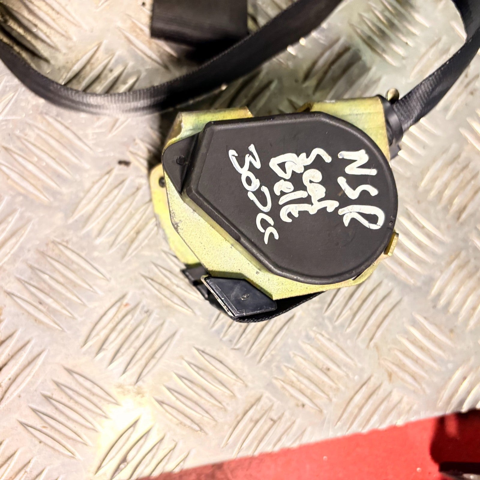 PEUGEOT 307 CC CONVERTIBLE REAR LEFT SEAT BELT NSR 2003-2008 041063