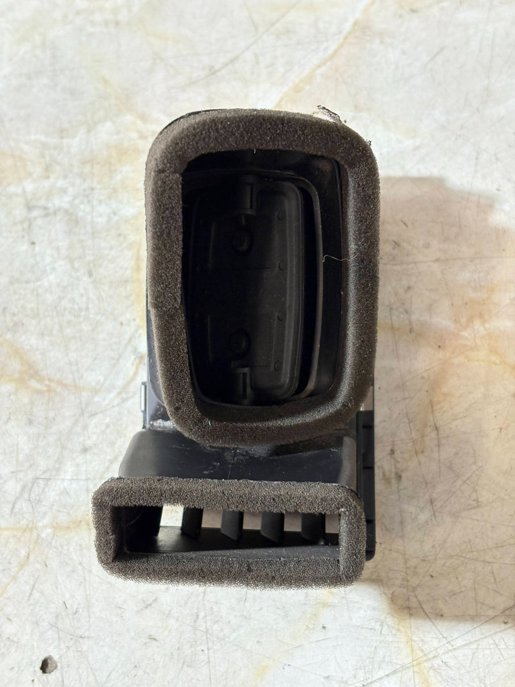 2009 VW POLO PASSENGER SIDE FRONT AIR VENT 6Q0 819 703