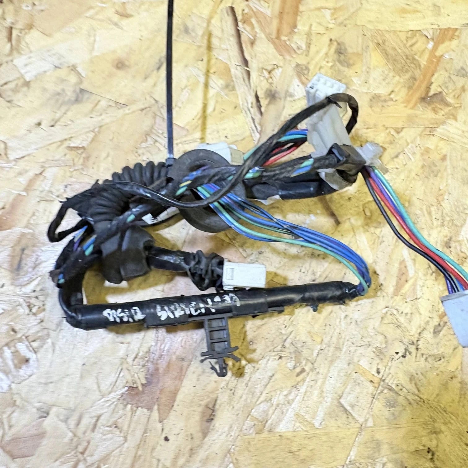 Daihatsu Sirion M300/Passo KGC10 Rear RH Door Wiring Loom 82153B1020 2006-2010